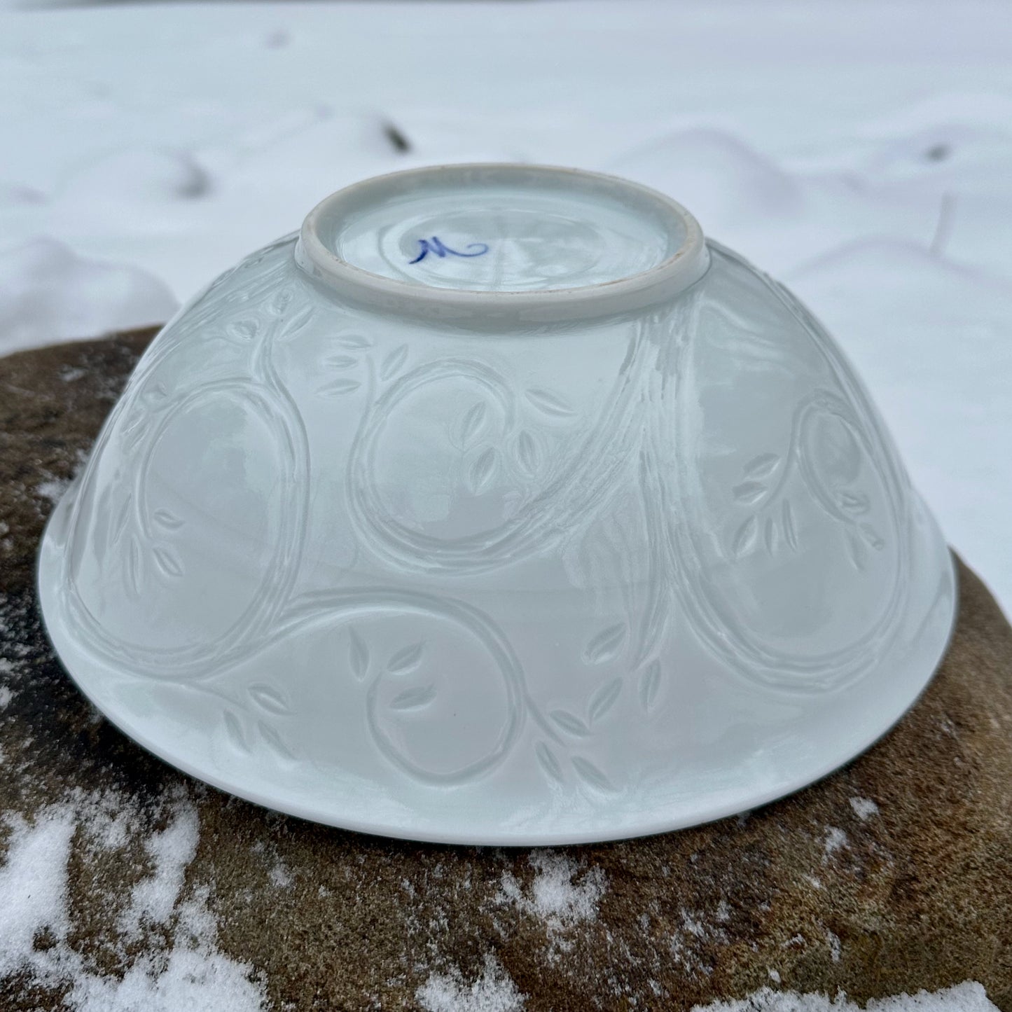 Porcelain Vine Medium Serving Bowl